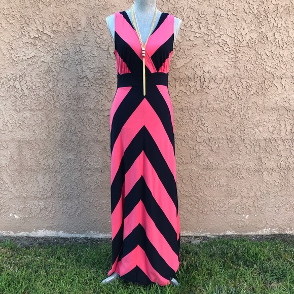 Tommy Hilfiger Dresses & Skirts - ❣️Sale EUC Tommy Hilfiger Chevron Maxi Dress M